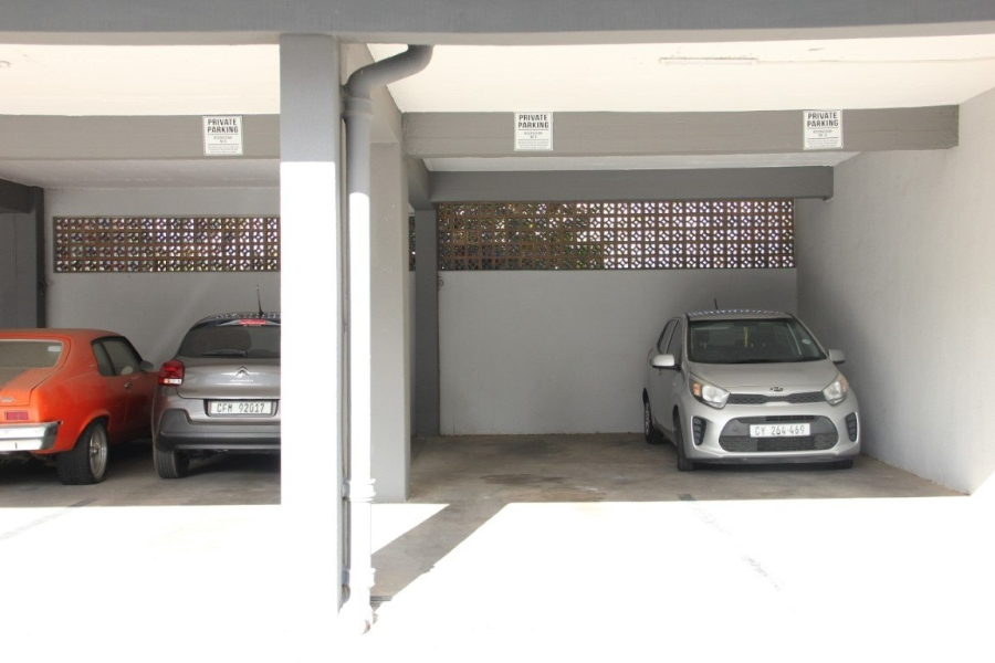 To Let 2 Bedroom Property for Rent in Somerset West Western Cape